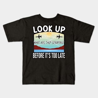 CLIMATE CHANGE BEGAN AS WEATHER MODIFICATION IN THE 1930s AND EVOLVED INTO GEOENGINEERING Kids T-Shirt